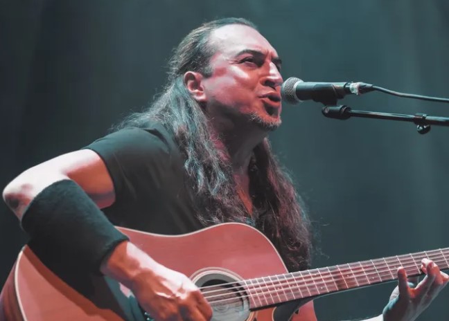 Urla, Ogün Sanlısoy’un Rock Ezgileriyle Buluşuyor