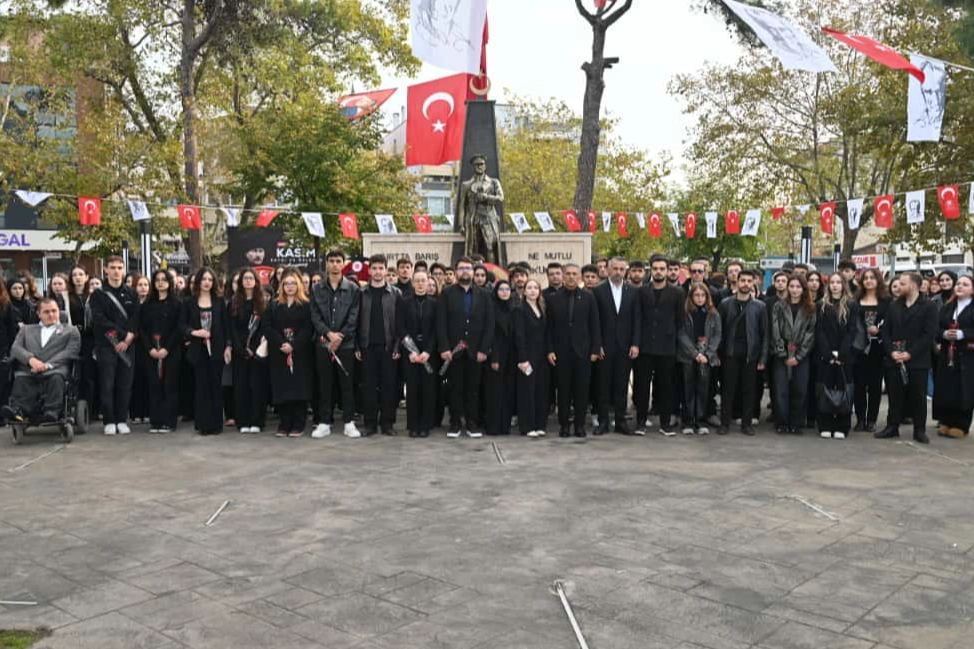 Bursa Gemlik’te gençlerden ‘Sonsuza Dek İzindeyiz’ mesajı