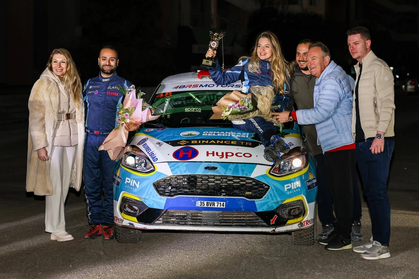 Dünyanın ilk ve tek engelli ralli pilotu Kübra 'hız' kesmedi!