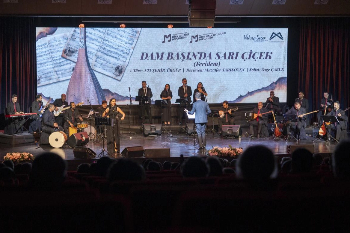 Mersin, ‘Anadolu’dan Ezgiler’le Dolu Dolu Bir Gece Yaşadı
