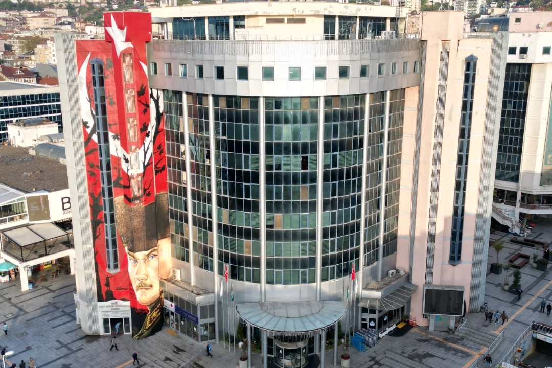 İzmit Belediyesi’nin ücretsiz refakatçi projesine ret!