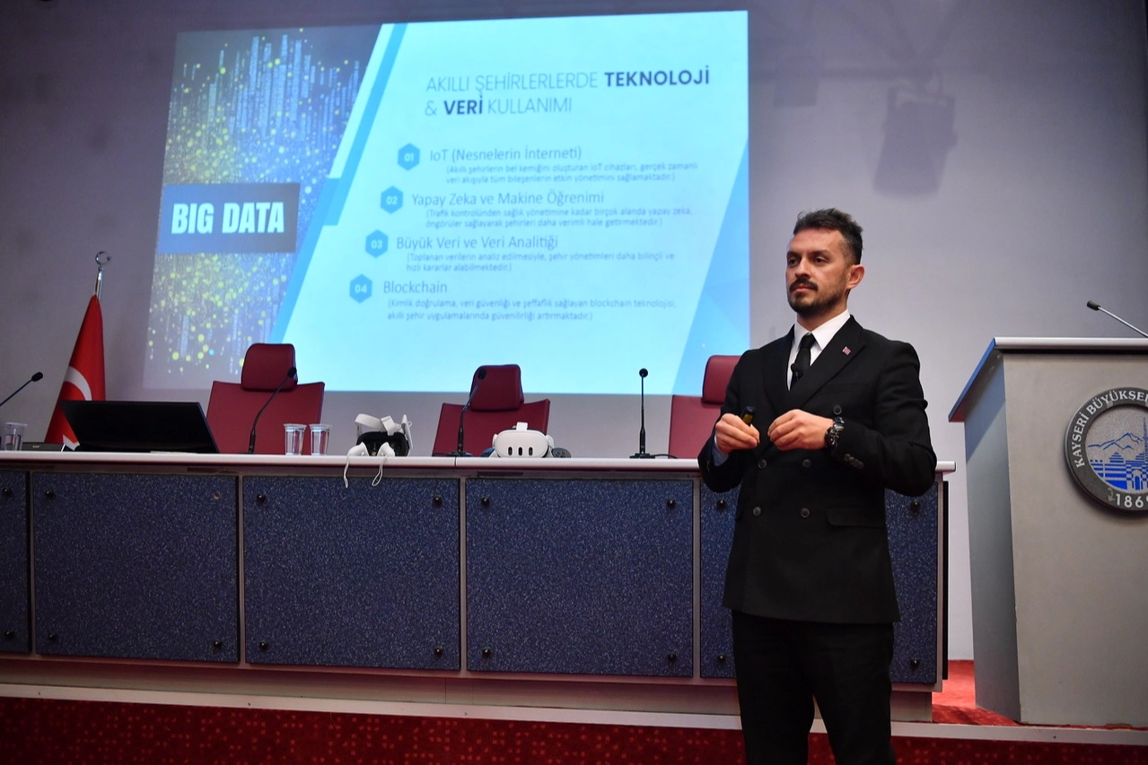 Kayseri Büyükşehir dijitalde 22 şehir arasına girdi