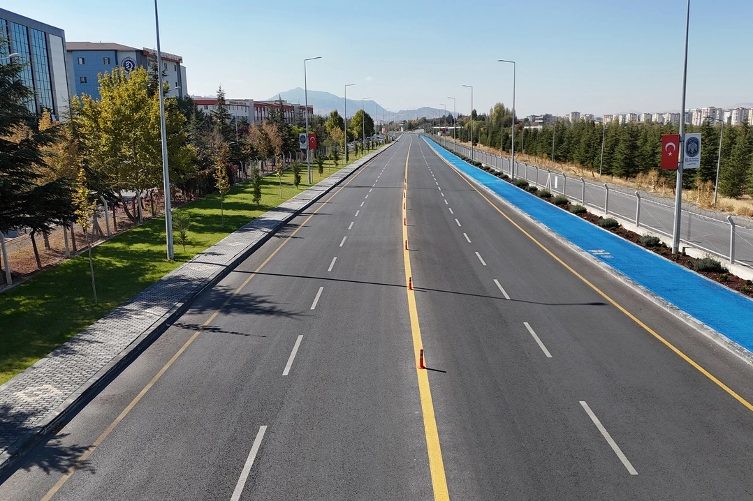 Kayseri Melikgazi Albayrak Caddesi'ni hizmete açıyor