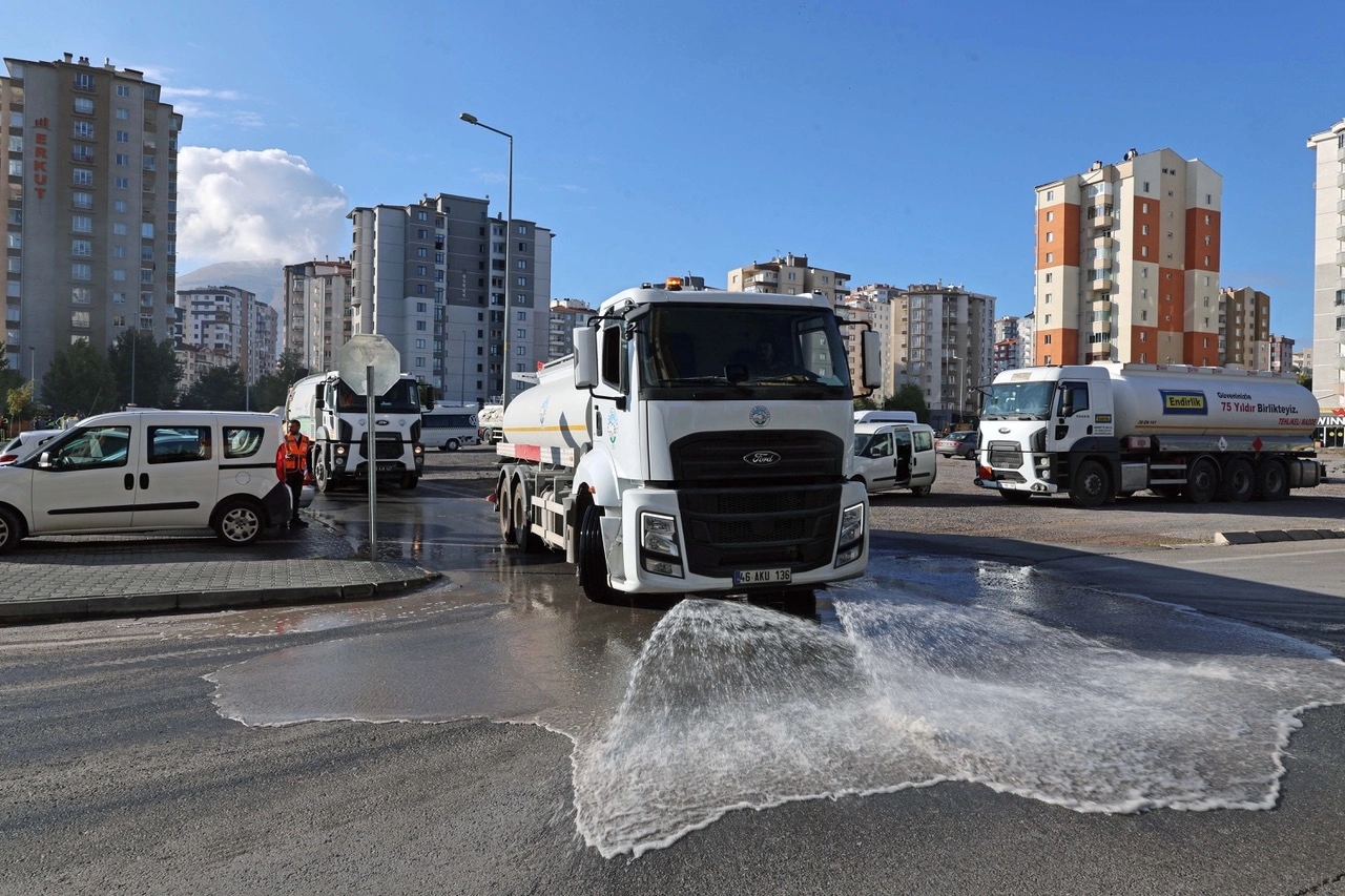 Kayseri Talas'ta “Belediye Mahallemizde”de sıra Yenidoğan'da