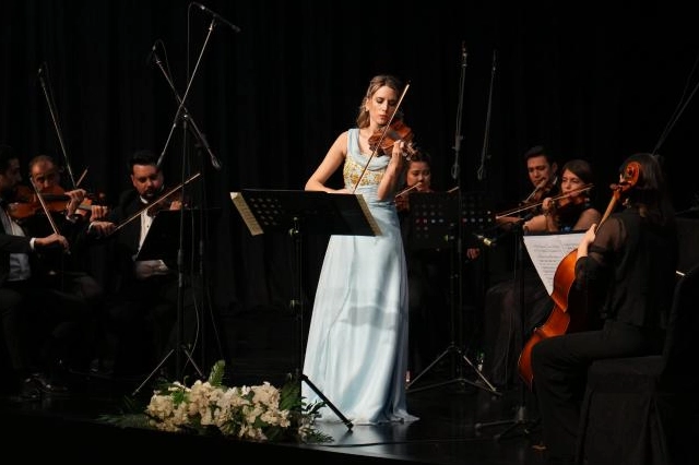 Mersin’de Oda Orkestrası ilk konserini verdi